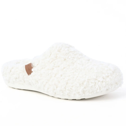 Strive Copenhagen II Curly women’s Marshmallow white orthotic slipper with a textured upper, closed toe, and open heel, shown from a front side angle.